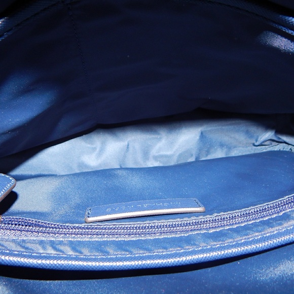 Michael Kors Water Proof Bag - Picture 8 of 8